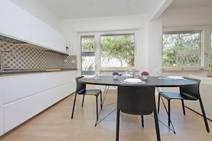 Apartment, Balcony | Private kitchen | Espresso maker, electric kettle, toaster, cleaning supplies - La tua casa dei sogni al Vaticano (Rome)