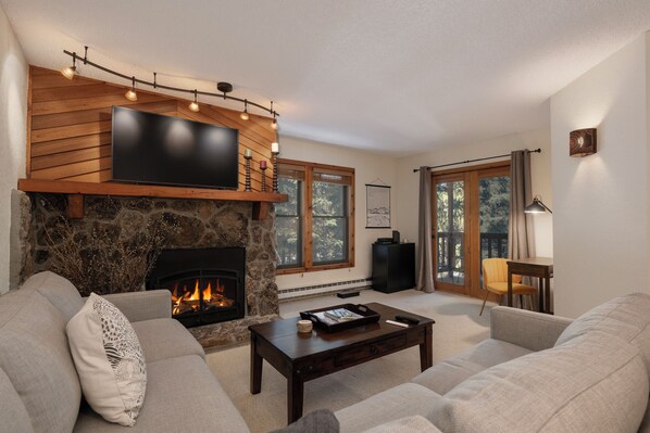 Smart TV, fireplace - Creekside 502 Winter Park Colorado (Winter Park)