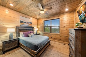 4 bedrooms, iron/ironing board, travel crib, free WiFi - Pigeon Forge Retreat - Indoor Pool,HotTub & Arcade (Pigeon Forge)