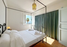 Apartamento, balcón, vistas al mar | 1 dormitorio, mobiliario individual, wifi gratis