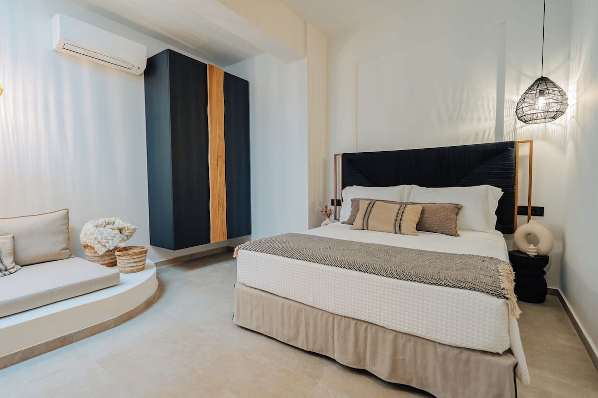 Deluxe Suite | 2 bedrooms, soundproofing, free WiFi