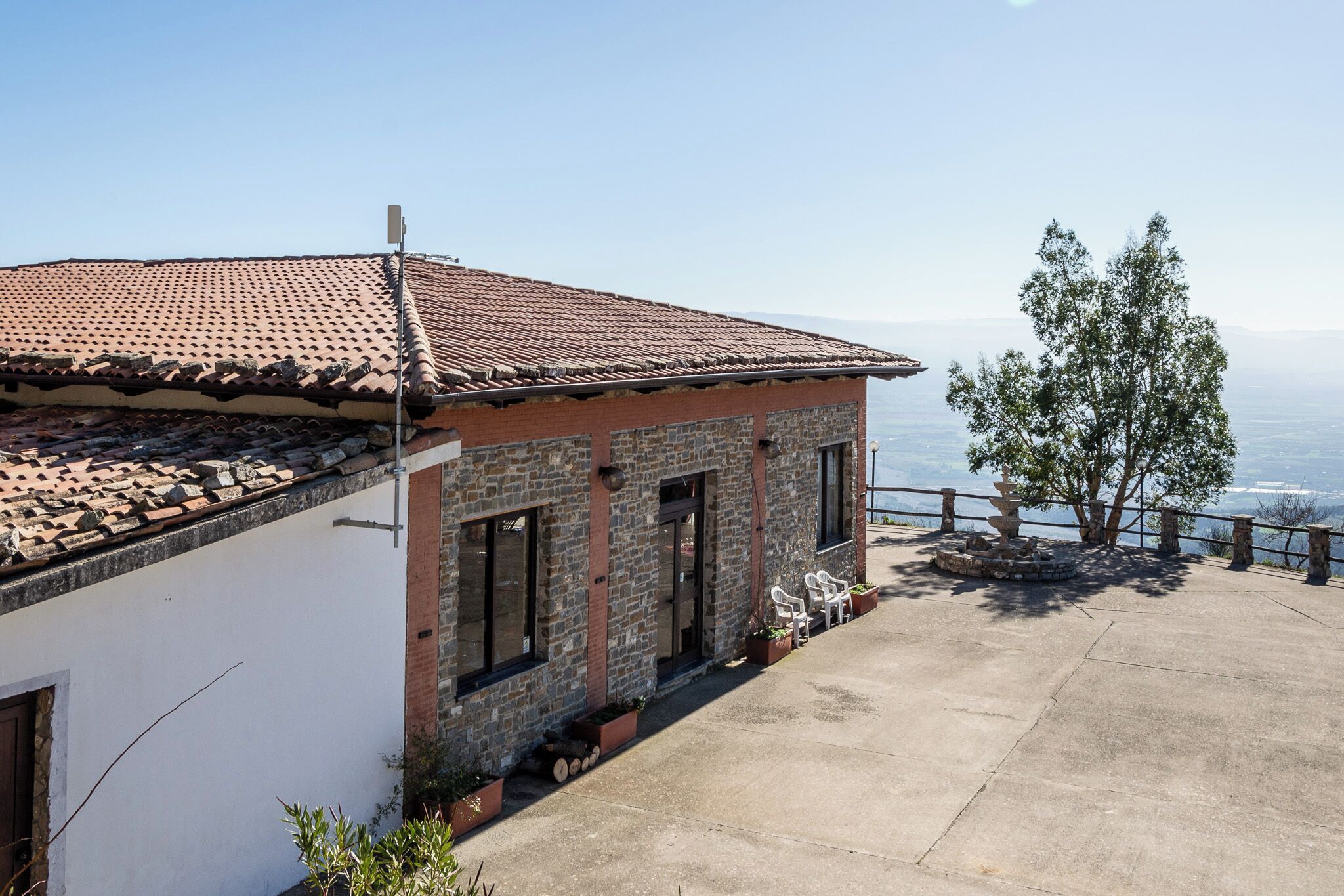 Facciata della struttura