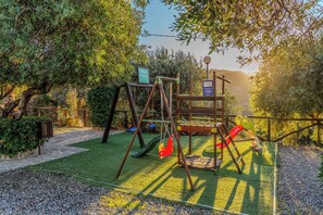 Children's play area - outdoor - Camera in accogliente B&B ad Albidona (Albidona)