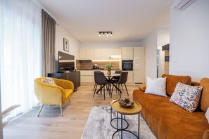 Superior Apartment, 1 Bedroom, Courtyard View | Living area | 43-inch Smart TV with digital channels - Sunny Bulevard Suite (Zadar)