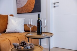 Superior Apartment, 1 Bedroom, Courtyard View | Living area | 43-inch Smart TV with digital channels - Sunny Bulevard Suite (Zadar)