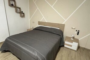 1 bedroom, WiFi, bed sheets