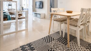 Apartment, 2 Schlafzimmer, Gartenblick | Esszimmer