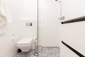 Deluxe Apartment | Bathroom - TOTU Home Old Town Gdańsk Apartment (Gdansk)