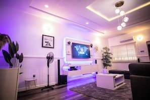 Family Apartment, Balcony, City View | Living area