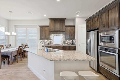 3 BR Modern Stay minutes away from DFW Airport