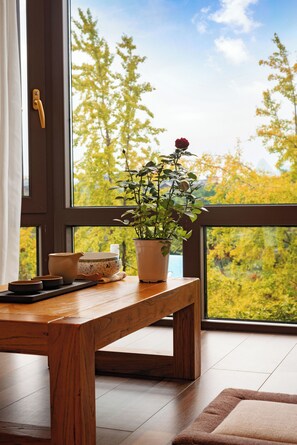 Luxury Room, 1 King Bed, Non Smoking, River View | Premium bedding, down comforters, memory foam beds - Li River Resort Villa Hotel (Guilin)