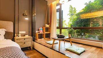 Comfort Room, Non Smoking, River View | Premium bedding, down comforters, memory foam beds