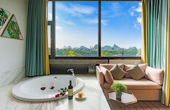 Panoramic Cabin, 1 King Bed, Non Smoking, River View | Premium bedding, down comforters, memory foam beds - Li River Resort Villa Hotel (Guilin)