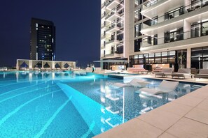 Outdoor pool - The OQ (Lusail)