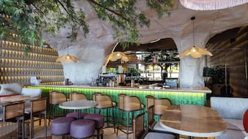 酒吧(店内)