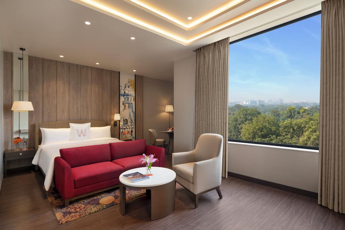 Premium bedding, in-room safe, desk, laptop workspace