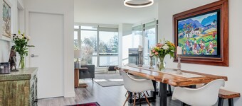 Escher Escape - Art-filled retreat with work desk nestled in the heart of downtown Victoria!