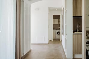 30-inch flat-screen TV with satellite channels - Hotiday Apartments Cefalù (Cefalù)