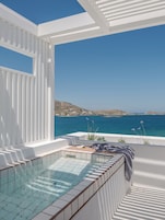 Sistema de insonorización, cunas gratuitas, wifi gratis y ropa de cama