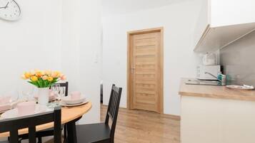 经典开间套房 | 私人厨房 | 茶具/咖啡用具、电热水壶