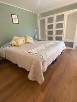 2 habitaciones, decoración personalizada y muebles diferentes