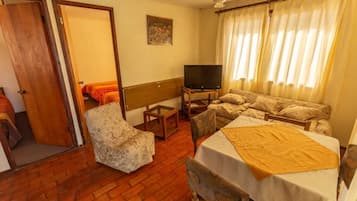 Cabaña familiar, vistas a la piscina | Zona de estar