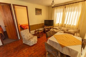 家庭小屋, 泳池景 | 客廳