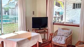 Cabaña familiar, vista a la alberca | 2 habitaciones, decoración personalizada y muebles diferentes