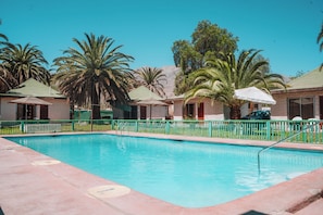 Outdoor pool - Cabañas Yunkai (Vicuña)
