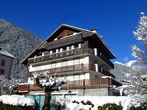 Exterior - 3P Apartment Chamonix, Close to Slopes, Pets Allowed, Parking, WiFi (Chamonix-Mont-Blanc)