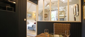 Independent cottage with sea view, private garden and wifi