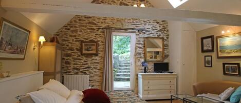 Wifi gratis y ropa de cama