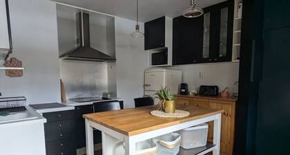 Appartement 8 pers, 3 piĂšces, sud-ouest, parking et animaux admis