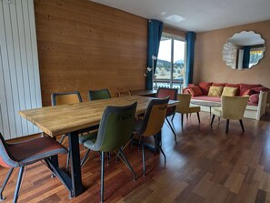 Dining - 3-Bedroom Apartment at the Foot of Slopes - 8 pax (Le Dévoluy)