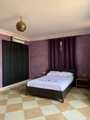 Deluxe Double Room | Desk, laptop workspace, soundproofing, iron/ironing board - Locanda House Marrakech Sidi Ghiat (Sidi Abdallah Ghiat)