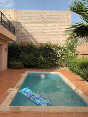 Kolam renang outdoor