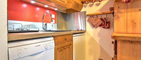 Réfrigérateur, micro-ondes, lave-vaisselle