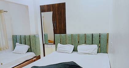 Hotel Aagman Palace - Near Mahakal Temple