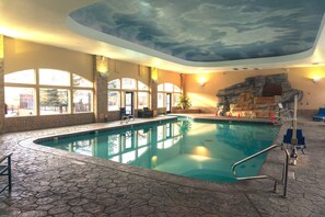 Innenpool, beheizter Pool