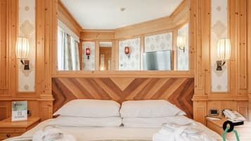 Minibar, una cassaforte in camera, una scrivania