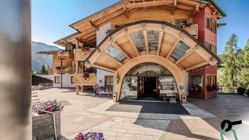 EntrĂ©e de lâhĂ©bergement