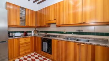 Fridge, oven, dishwasher