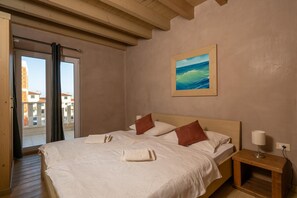 8 makuuhuonetta, silitysrauta/-lauta, vauvan matkasänky, ilmainen Wi-Fi