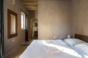 8 室のベッドルーム、アイロン / アイロン台、旅行用ベビーベッド、WiFi (無料)