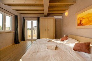8 chambres, fer et planche à repasser, lit parapluie, Wi-Fi gratuit