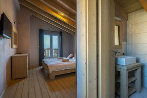 8 soverom, strykejern/-brett, reiseseng for barn og wi-fi (inkludert)