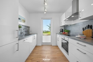Kühlschrank, Ofen, Herdplatte, Geschirrspüler