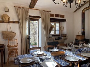 Dining - Charming gîte with swimming pool & large garden, Tarn-et-Garonne (Touffailles)