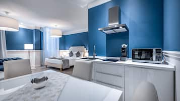 Luxury Studio | Private kitchen | Fridge, microwave, stovetop, espresso maker