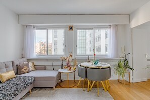 Smart TV - Appartement with Eiffel Tower view! (Paris)